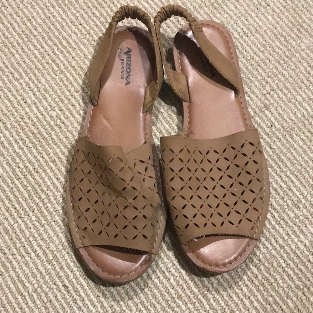 Arizona Jean co brown sandals size 9